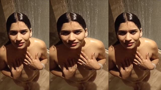 Desi GF Sucking Dick Bathing Video Watching