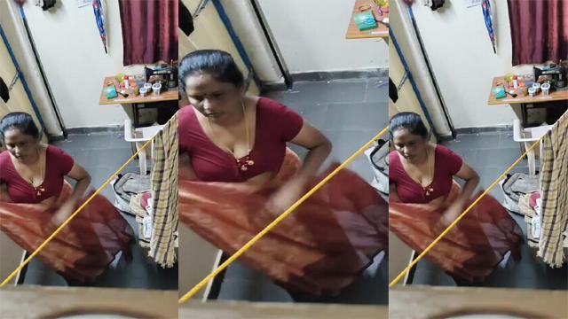 Tamil Housewife Mom Changing Captured Secretly